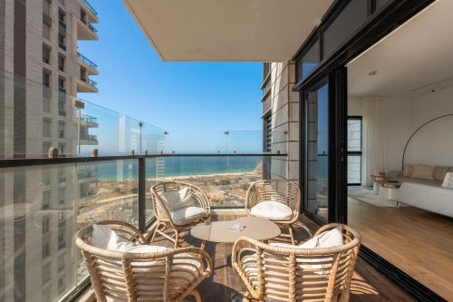 O&O Group- Stylish 3BR Family Retreat in Bat Yam