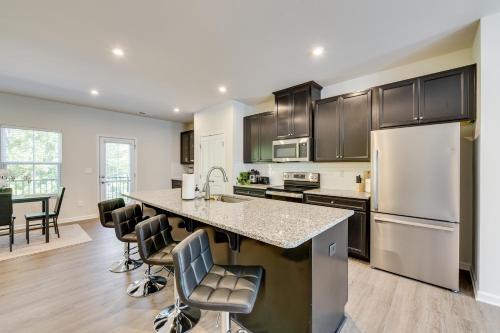 Room to Work + Relax! Spacious Unit Near Charlotte in Stallings (NC)