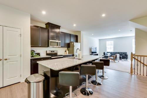Room to Work + Relax! Spacious Unit Near Charlotte in Stallings (NC)
