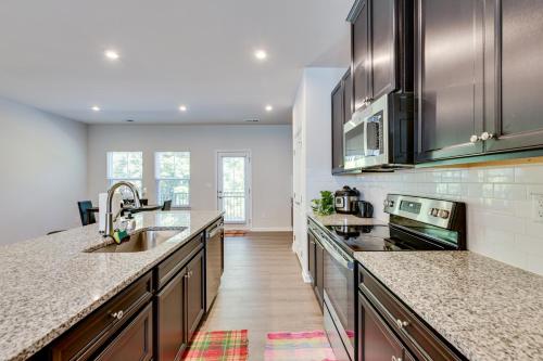 Room to Work + Relax! Spacious Unit Near Charlotte in Stallings (NC)
