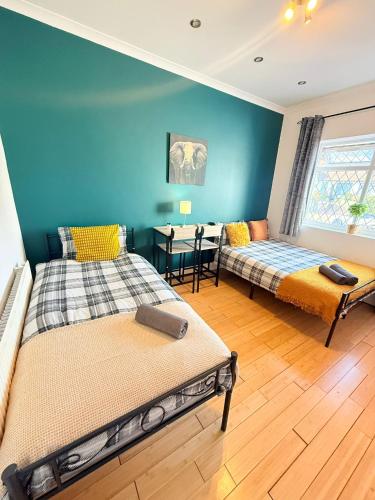 room detail thumbnail 0