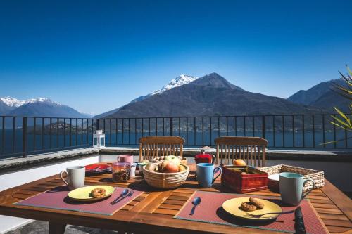Casa Sorel : Attico Lago & Pool in Pianello Del Lario