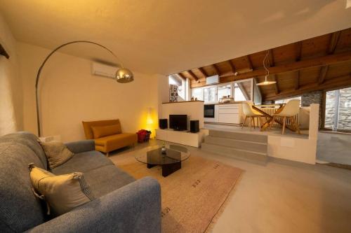 Casa Sorel : Attico Lago & Pool in Pianello Del Lario