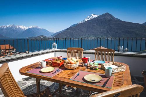 Casa Sorel : Attico Lago & Pool in Pianello Del Lario