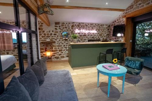 Pub/Lounge, La Chomotte in Saint-Alban-d'Ay