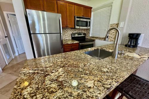 311-22 Beachside in Hollywood, USA