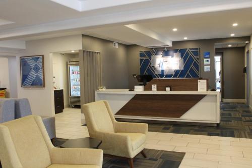 ทัศนียภาพภายนอกโรงแรม, Holiday Inn Express Dryden By IHG in ไดรเด้น (ON)
