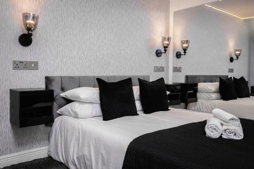 Edinburgh Retreat 2 Bedrooms & steam room - image 12