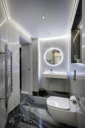 Edinburgh Retreat 2 Bedrooms & steam room - image 9