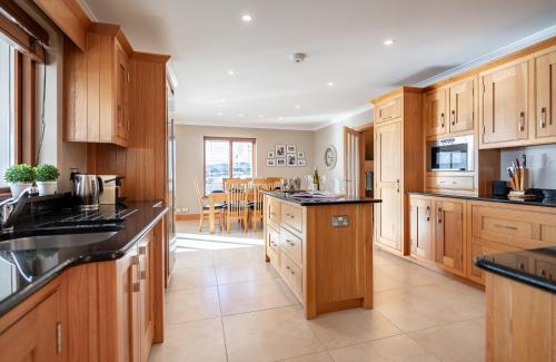 4 bedroom holiday home overlooking the sea in Connemara in Rossaveel
