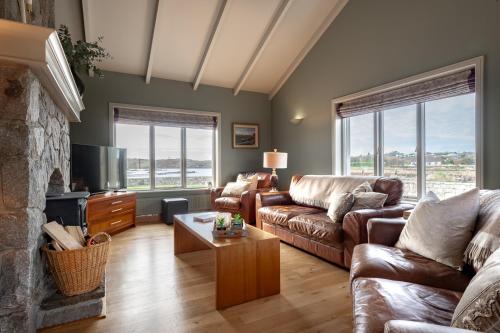 4 bedroom holiday home overlooking the sea in Connemara in Rossaveel