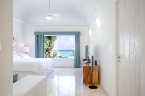 Xaman Ha beach House- steps from the beach! - image 5