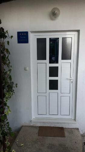 Apartment with Sea View image 3