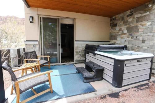 Sage Creek E3 in Moab with Private Hot Tub and Community Pool in Moab, USA