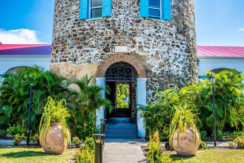 Exterior view, Bluebeard's Castle Resort in Charlotte Amalie