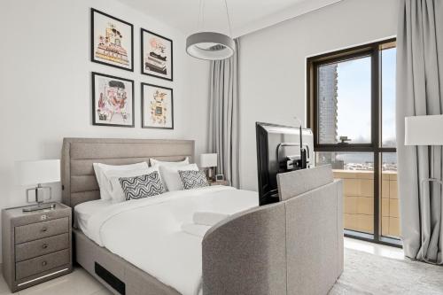 VayK - Spacious 2BR in Dubai Creek Harbour - image 5