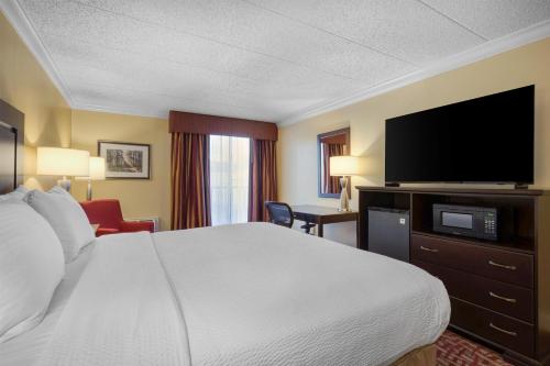Best Western Plus Wilkes Barre Center City - image 11