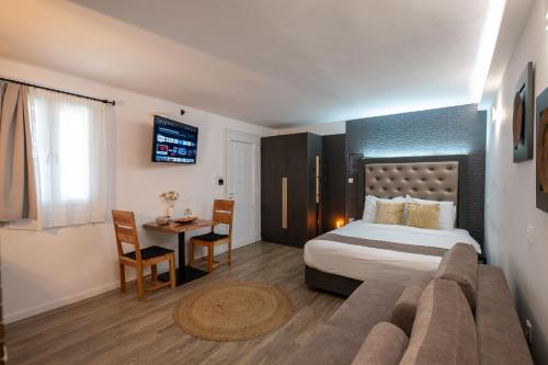 Mykonos Double Luxury Suites Collection-With External Hot spa Adults only Room Type - Superior King Room