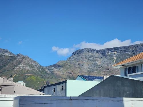 Cape Comfort - Central and Modern - image 5