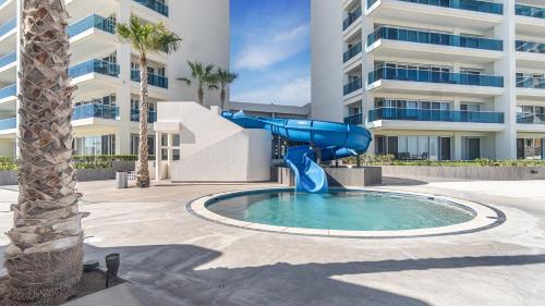 Amaizing condo by the beach Encantame W1704