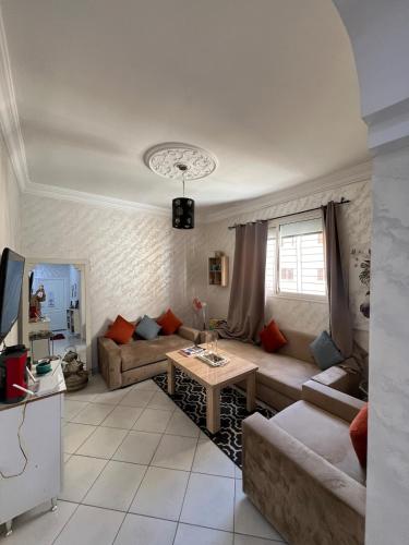 Modern 2-Bedroom Apartment in Agadir Family Stay Fiber WiFi 5 Guests in 벤세르고