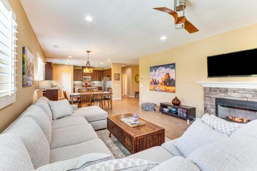 Indio Retreat with Resort Pool - Walk to Coachella! in Indio, USA