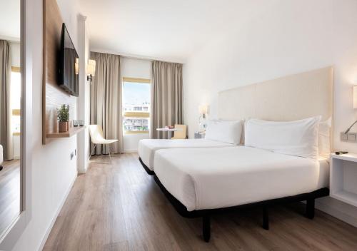2 twin beds