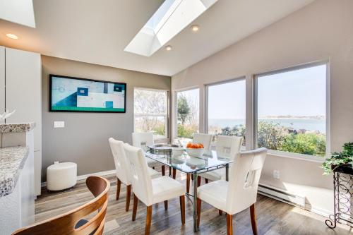 Fish From Your Back Yard! Ocean & Bay View! Hot Tub! Red Door House - image 11