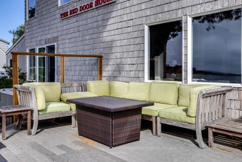 Fish From Your Back Yard! Ocean & Bay View! Hot Tub! Red Door House - image 8