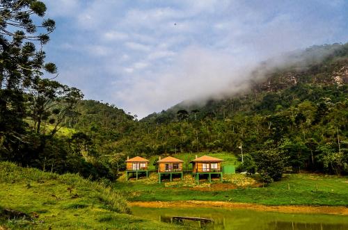 Rõdu/terrass, Refúgio Caminho dos Ipês (Refugio Caminho dos Ipes) in Pouso Alto