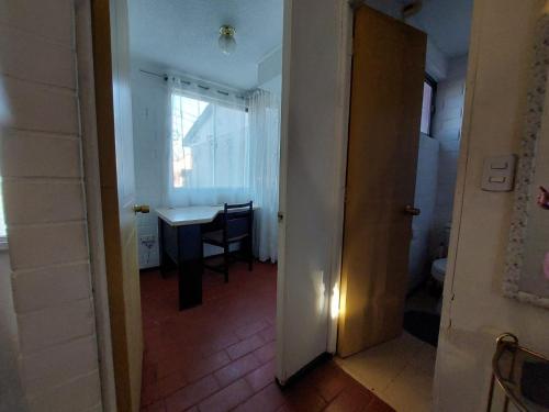 Casa Grande roja para 7 personas in San Pedro De La Paz