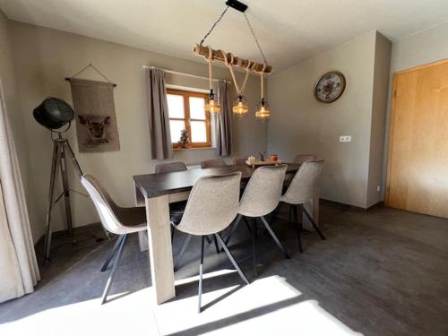 Chalet Zur Rose in Berwang bij de piste in เบอร์วัง