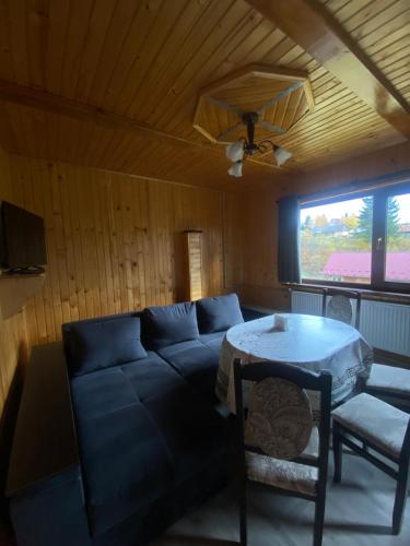 Hutsulka House in Mykulychyn