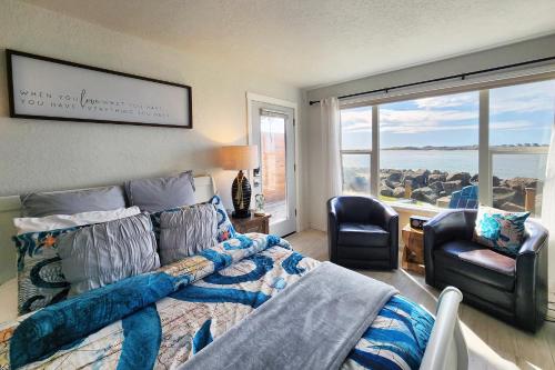 Alsea Bay Cottage with Hot Tub! The Retreat in 沃爾德波特