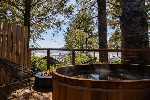 Mackenzie Beach Resort in Tofino (BC)