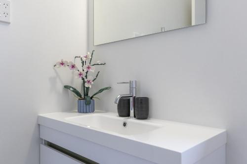 Tui Apartment - modern apartment near the lake - image 5