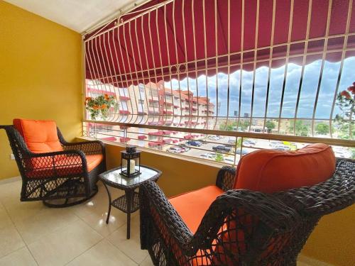 Balcony/terrace, Stylish 3BR Condo, Full AC, Wi-Fi in Alma Rosa