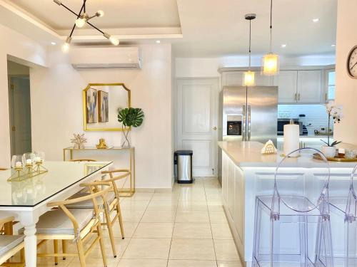 Facilities, Stylish 3BR Condo, Full AC, Wi-Fi in Alma Rosa