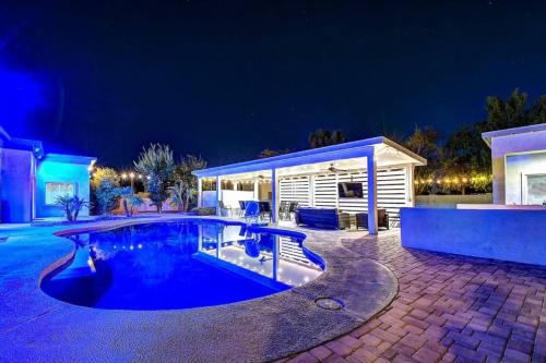 9 Large Bedrooms Basketball Court HotTub – khách sạn tại Bắc Scottsdale