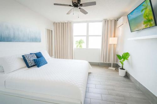 Family Beach Getaway- Isla Verde Paradise