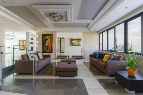 Beachfront 1BR Apt in Marbella del Caribe Isla Verde - image 14