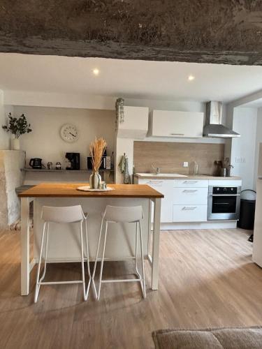 Kitchen, Petit coin calme a Saumur in La Metairie