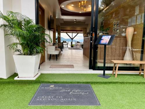 South Beach Inn - 출입구