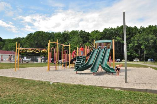 Plymouth Rock Camping Resort Basic Cabin in Elkhart Lake, USA