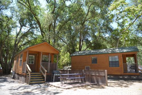 Entrance, Morgan Hill Camping Resort Cabin 2 in San Martin (CA)