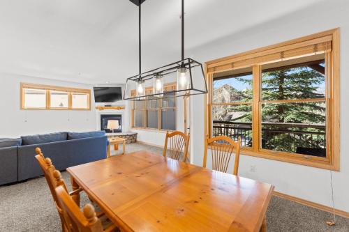 Facilities, The Corral at Breckenridge 206S : 2 in Warrior's Mark