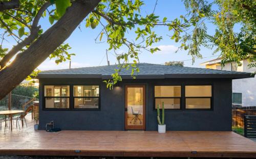 Hillside House with DTLA Views