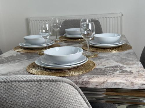 Spacious 3 Bedroom With Garden and Free Parking with fast Wi-fi in Rawmarsh