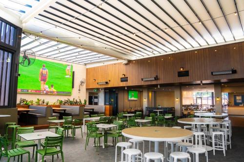 Lockleys Hotel in Henley Beach