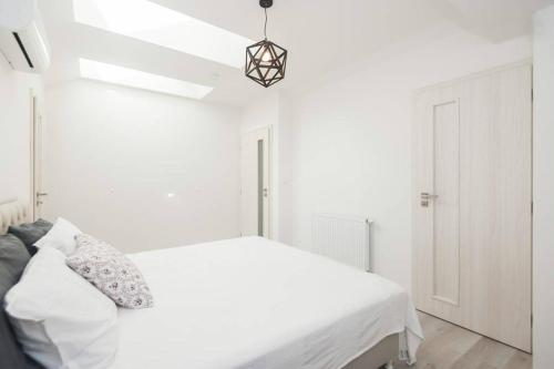 Kent Ridge Loft Sokolska - image 4
